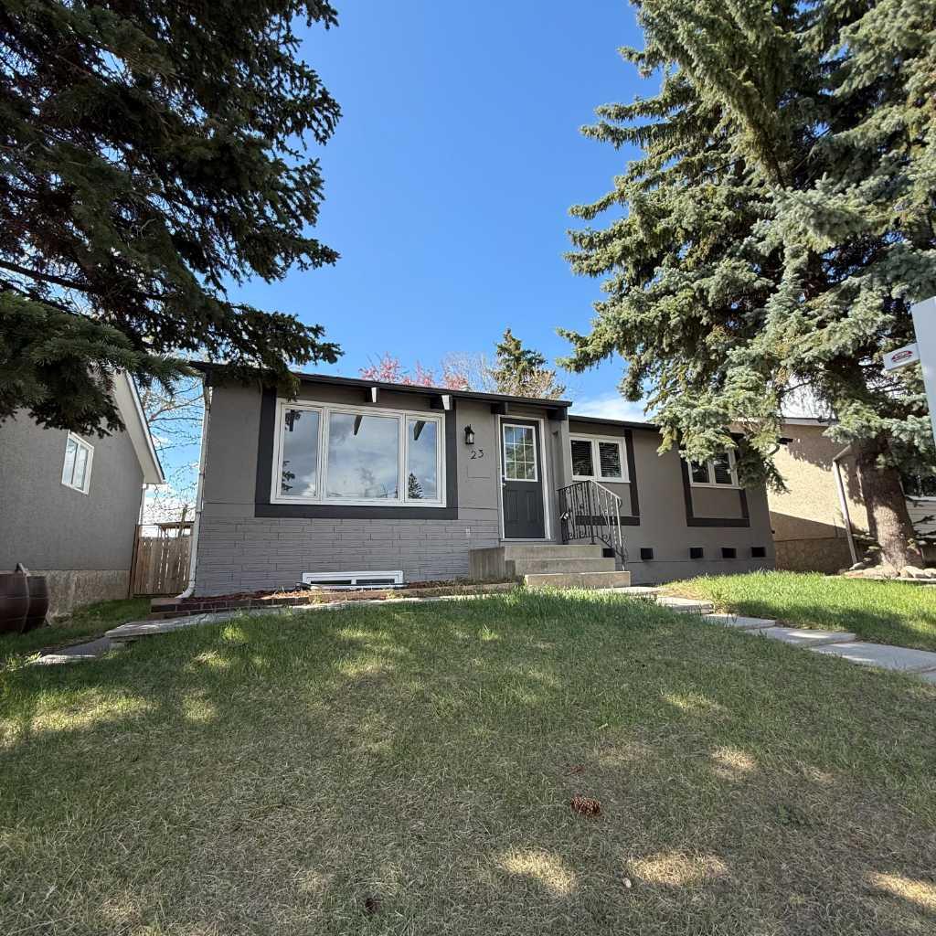 23 Marbank Way NE