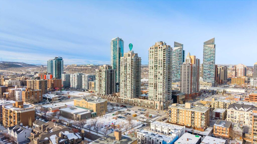 Photo of 1118 12 Avenue SW #402, Calgary, AB T2R 0J5 (MLS # A2296369)