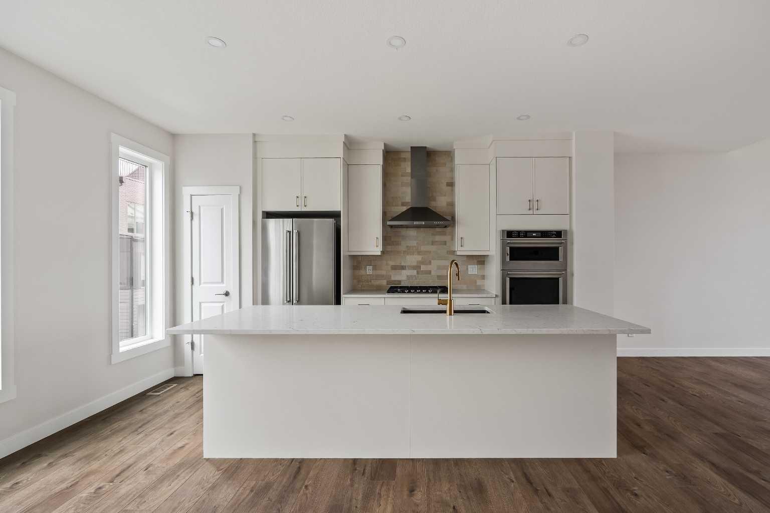 405 Sovereign Common SW