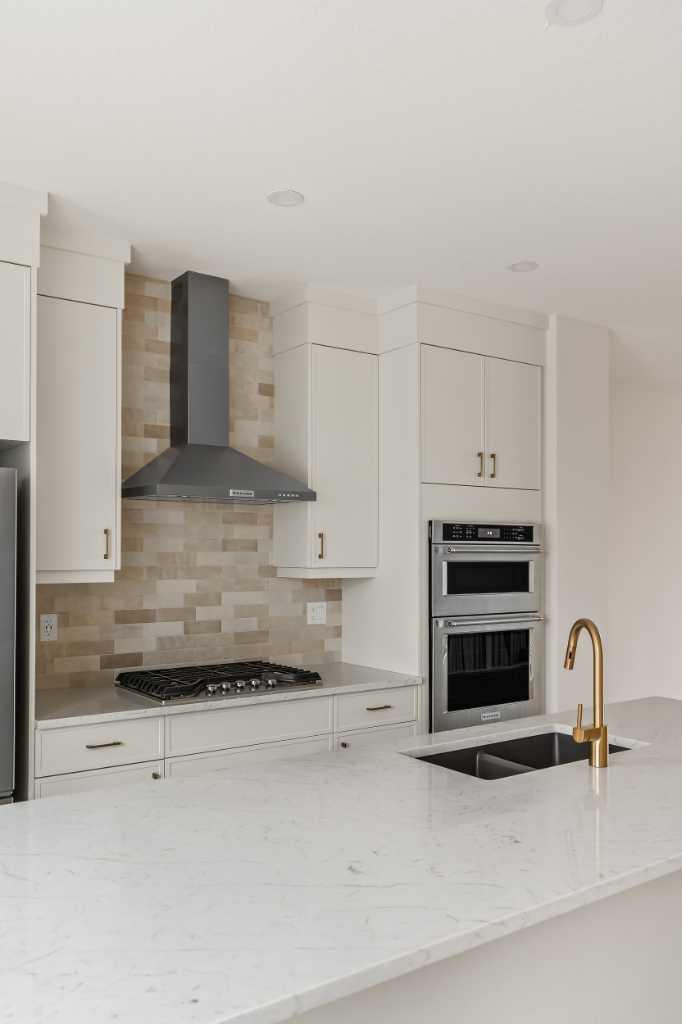 405 Sovereign Common SW