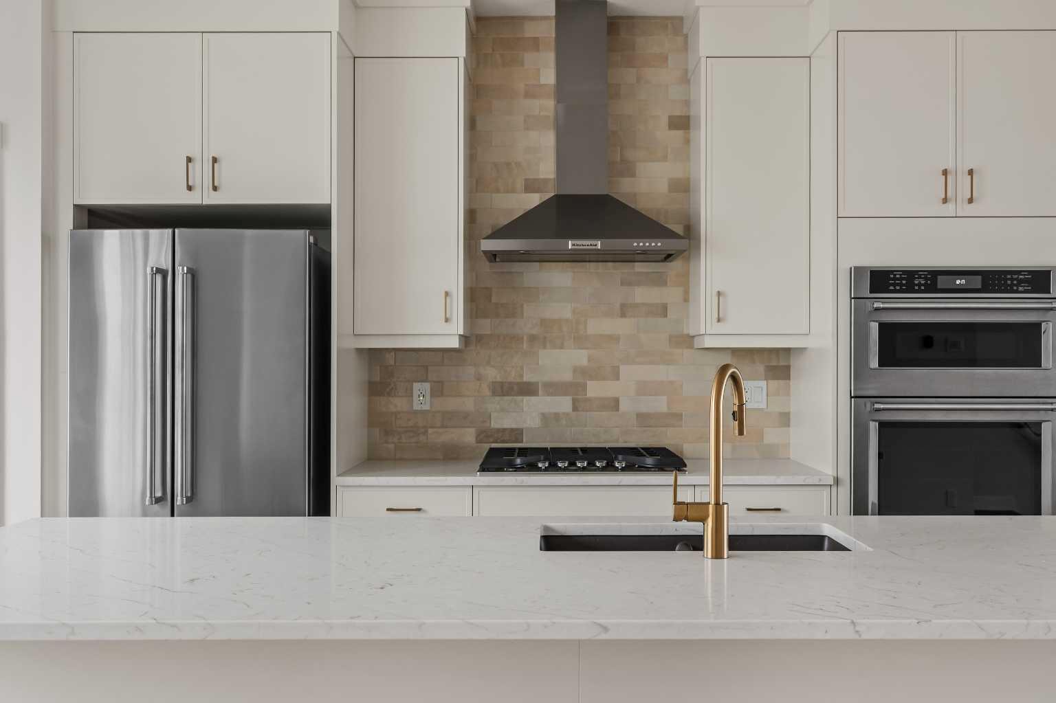 405 Sovereign Common SW