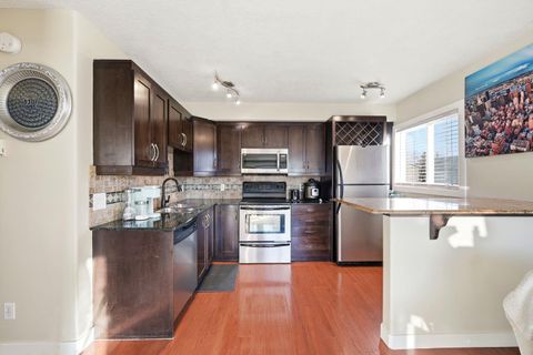 2906 17 Avenue SW 2 Calgary AB T3E 0A9