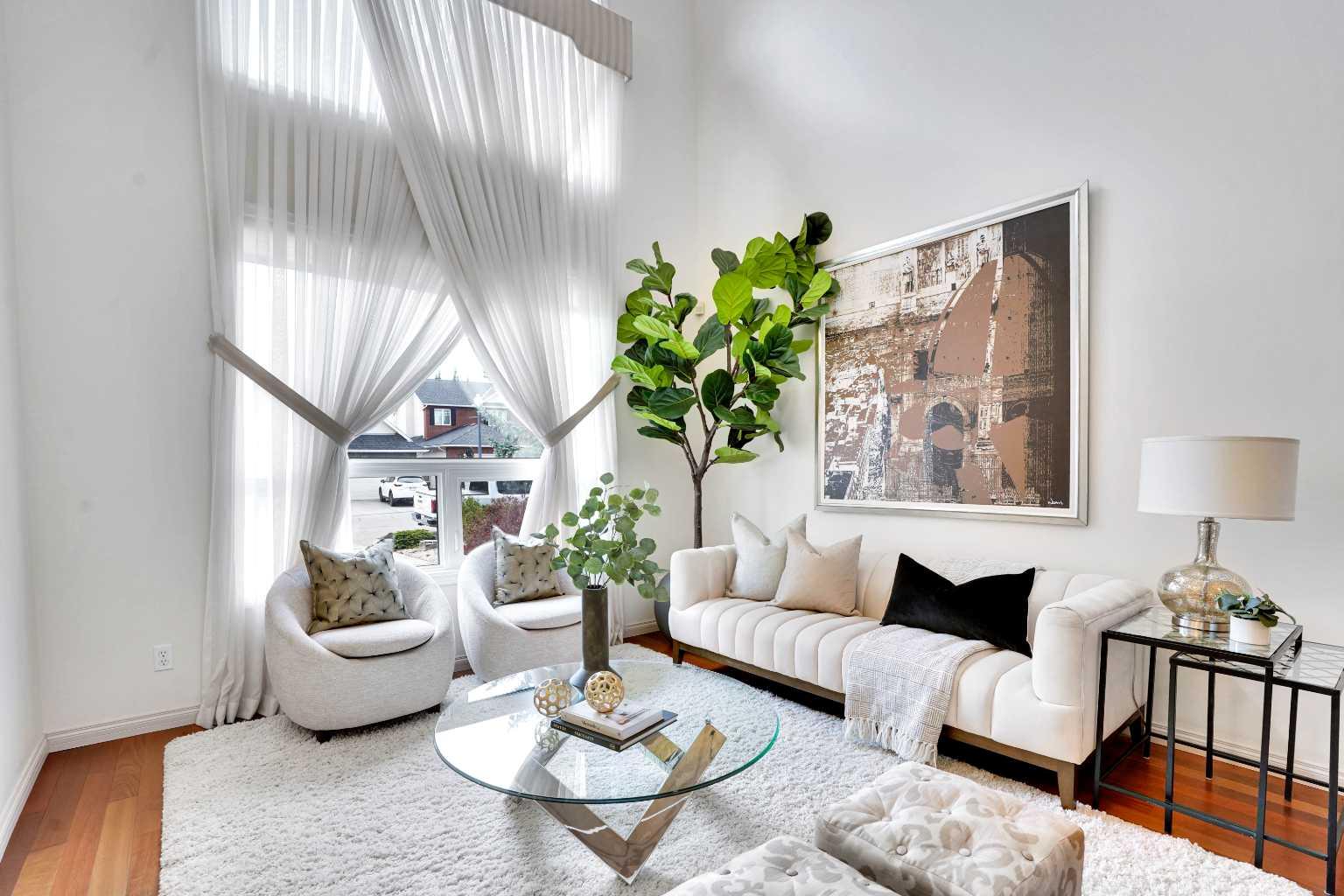 38 Strathridge Crescent SW