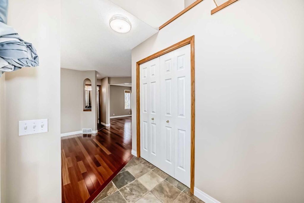 Photo of 177 Douglas Glen Heath SE, Calgary, AB T2Z 2N1 (MLS # A2313937)