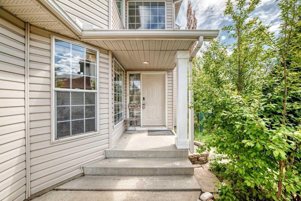 Photo of 177 Douglas Glen Heath SE, Calgary, AB T2Z 2N1 (MLS # A2313937)