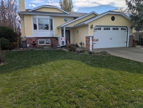 Photo of 1009 22 Avenue, Coaldale, AB T1M 1B6 (MLS # A2354014)