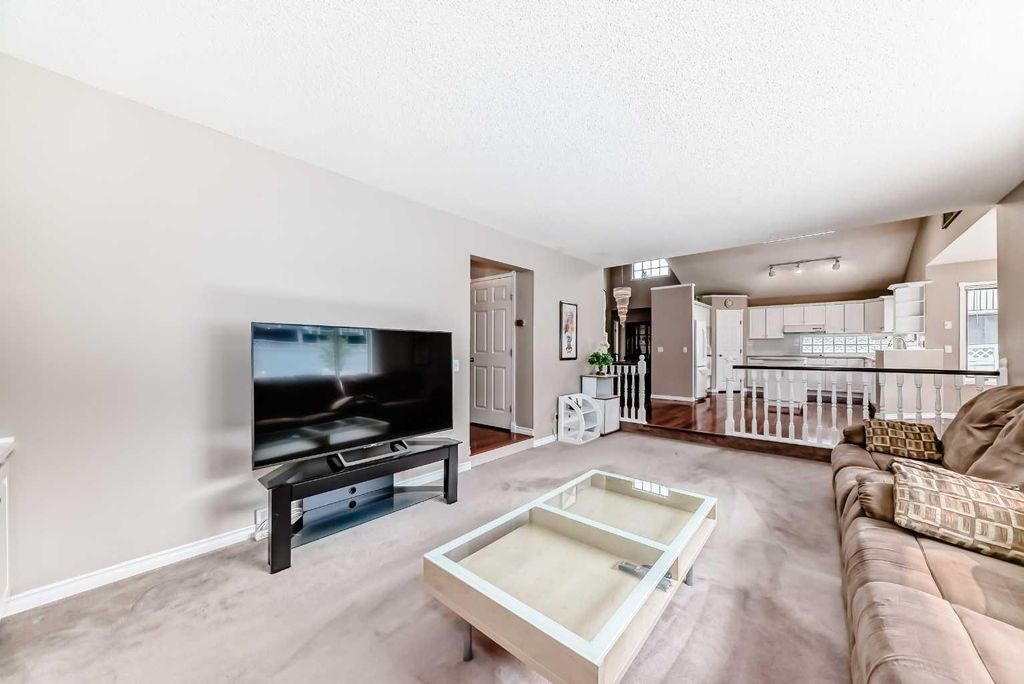 Photo of 1405 Shawnee Road SW, Calgary, AB T2Y 2T1 (MLS # A2254159)