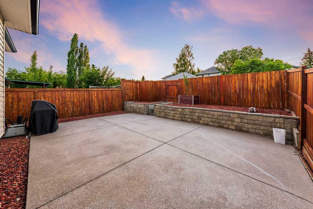 2016 Country Hills Circle NW