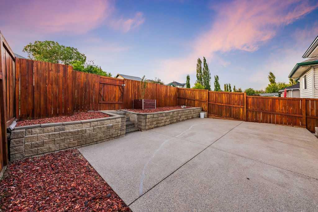 2016 Country Hills Circle NW