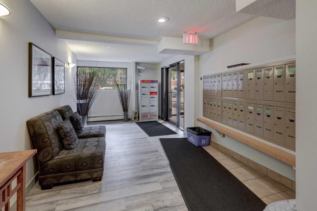 Photo of 835 19 Avenue SW #206, Calgary, AB T2T 0H6 (MLS # A2336657)