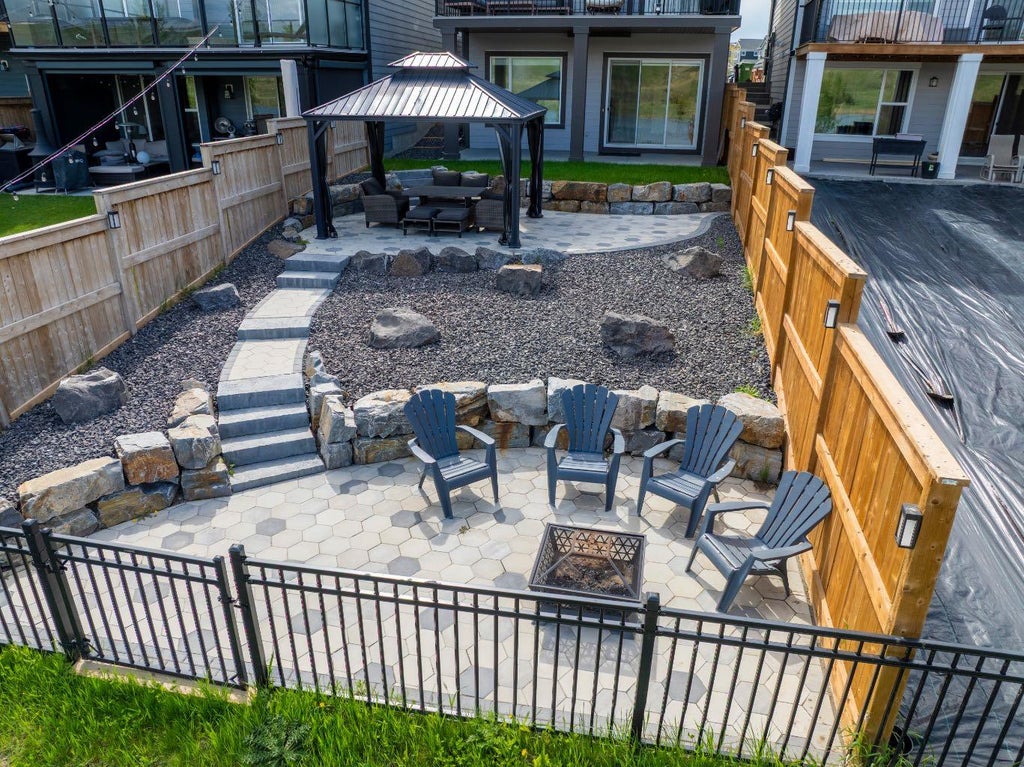 Photo of 152 Cranbrook Gardens SE, Calgary, AB T3M 3K6 (MLS # A2314064)