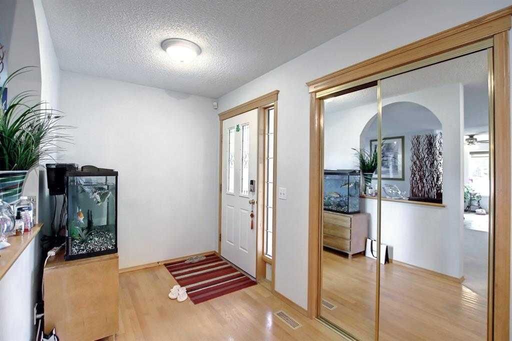 Photo of 10661 Hidden Valley Drive NW, Calgary, AB T3A 5V3 (MLS # A2286648)