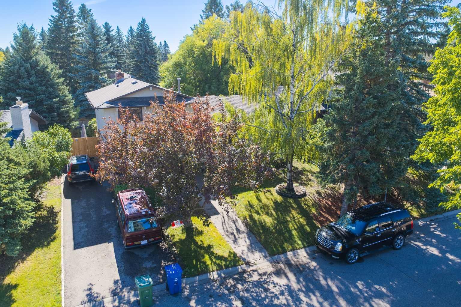 544 BROOKMERE Crescent SW