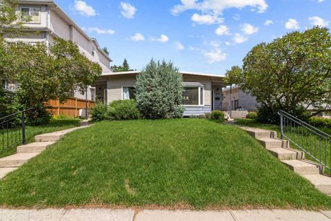 612 56 Avenue SW Calgary AB T2V 0G8
