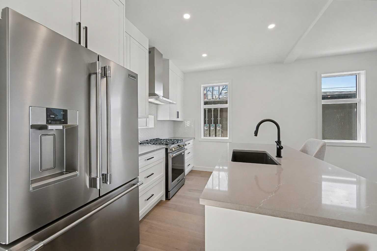 753 Centre Avenue NE