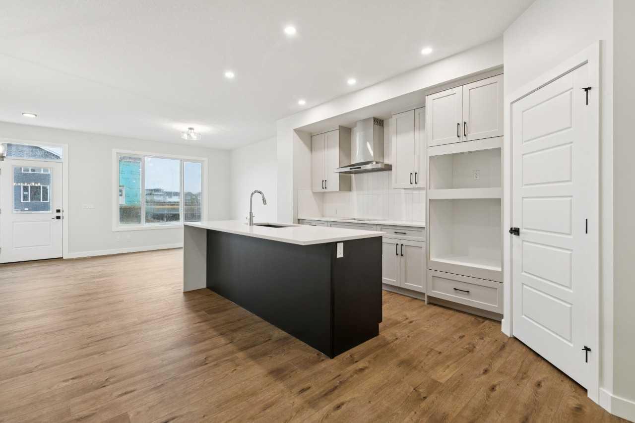 152 Snowberry Common SE