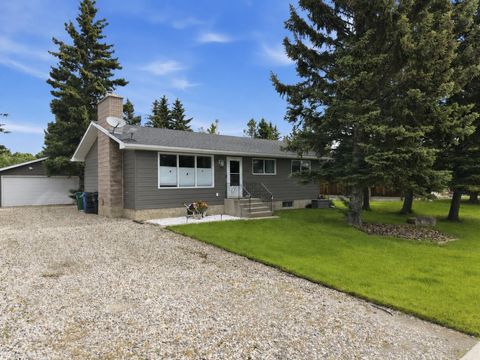 Photo of 406 Edgar Avenue, Diamond Valley, AB T0L 2A0 (MLS # A2323242)