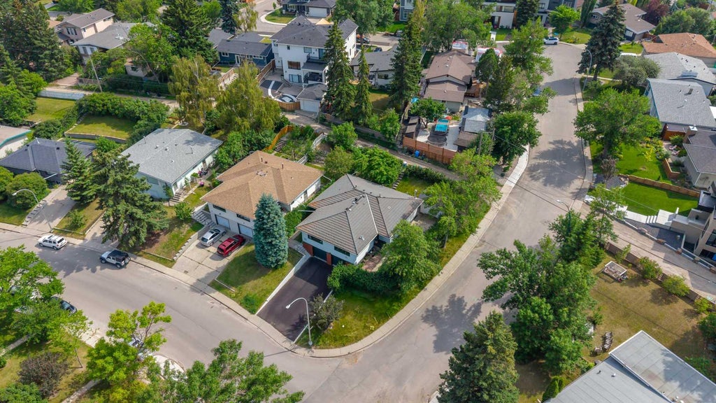 Photo of 1415 Rosehill Drive NW, Calgary, AB T2K 1M3 (MLS # A2331378)