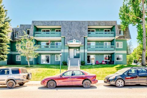 Photo of 315 Southampton Drive SW #6102, Calgary, AB T2W 2T6 (MLS # A2320287)