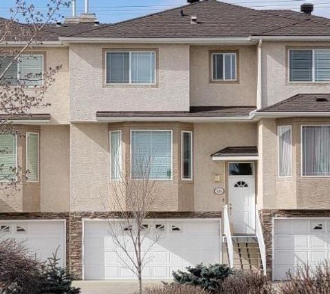 124 Country Hills Gardens NW Calgary AB T3K 5G2
