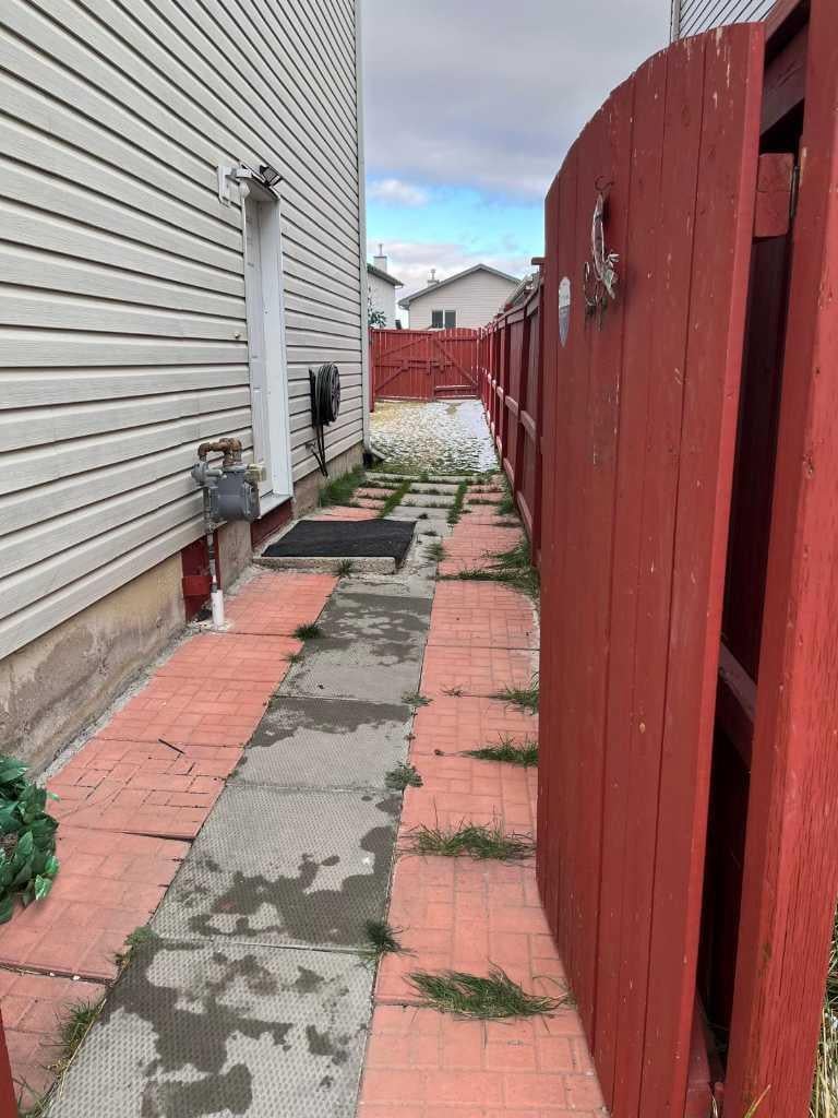 50 Tarawood Lane NE