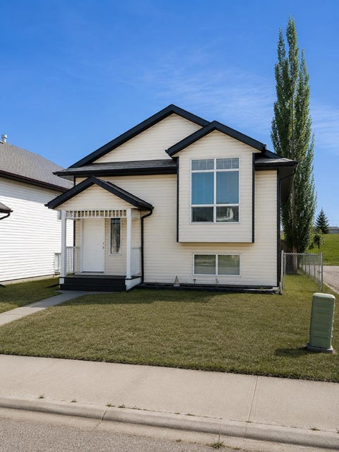 Photo of 4406 54A Avenue Crescent, Innisfail, AB T4G 1X5 (MLS # A2335942)