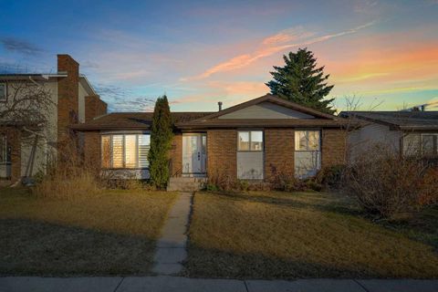20 Templehill Crescent NE Calgary AB T1Y 4C5