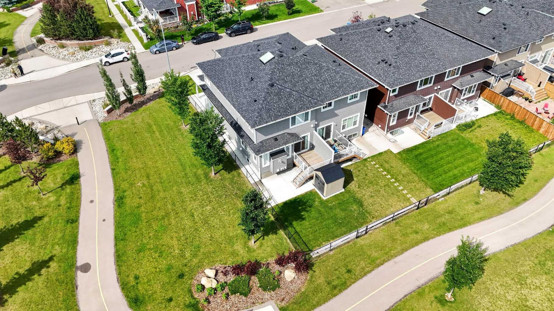 125 Redstone Common NE