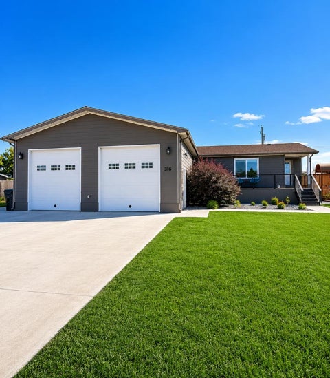 Photo of 316 5 Avenue, Burdett, AB T0K 0J0 (MLS # A2341964)