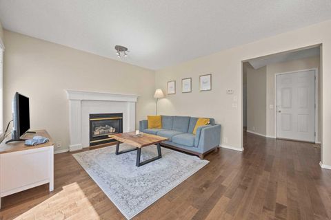 71 Somercrest Close SW Calgary AB T2Y 3H8