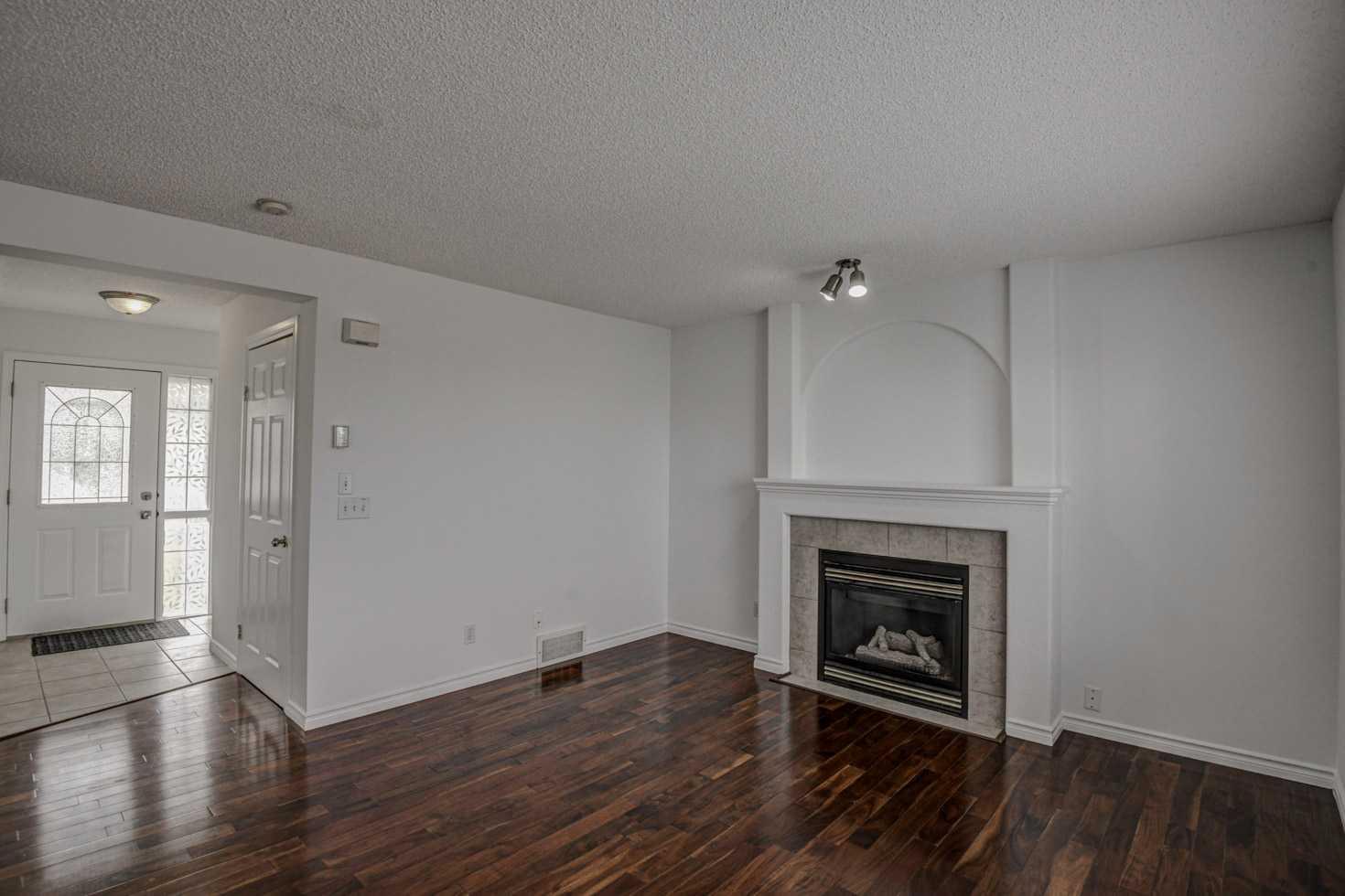 217 Somerside Close SW