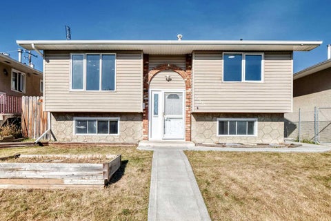 Photo of 235 Margate Close NE, Calgary, AB T2A 3E5 (MLS # A2352973)