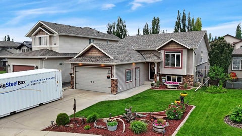 Photo of 52 Irving Crescent, Red Deer, AB T4R 3R9 (MLS # A2326981)