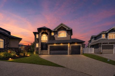 Photo of 113 Kinniburgh Bay, Chestermere, AB T1X 0M2 (MLS # A2329091)