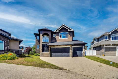 Photo of 113 Kinniburgh Bay, Chestermere, AB T1X 0M2 (MLS # A2329091)