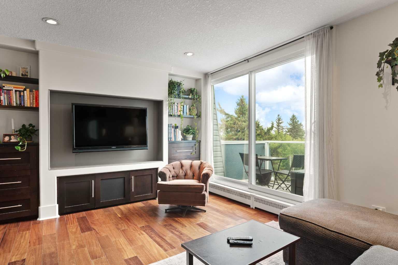 312 Cedar Crescent SW 301