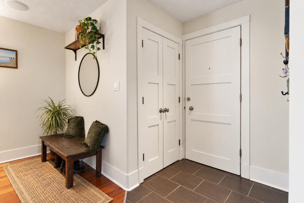 Photo of 312 Cedar Crescent SW #301, Calgary, AB T3C 2Y8 (MLS # A2347350)