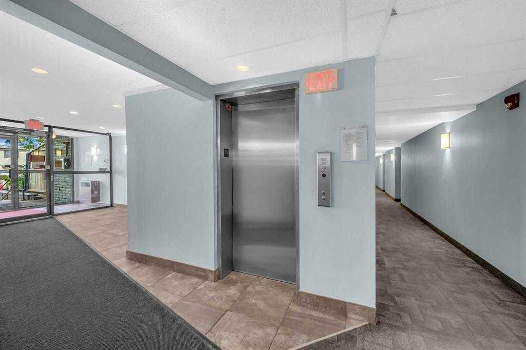 335 Garry Crescent NE 215