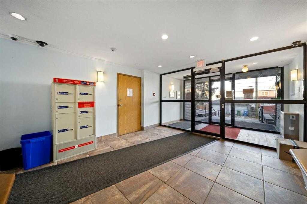 335 Garry Crescent NE 215