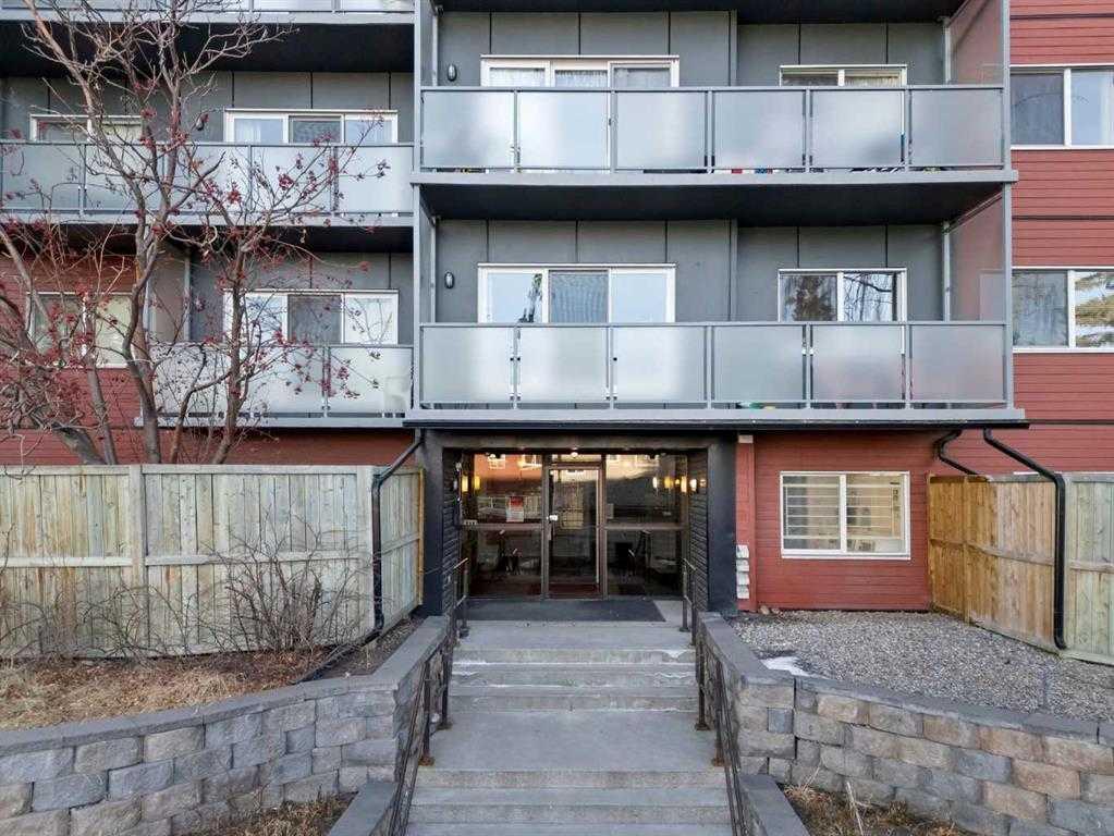 335 Garry Crescent NE 215