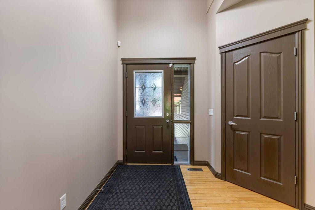 Photo of 49 Panamount Rise NW, Calgary, AB T3K 6B6 (MLS # A2337786)