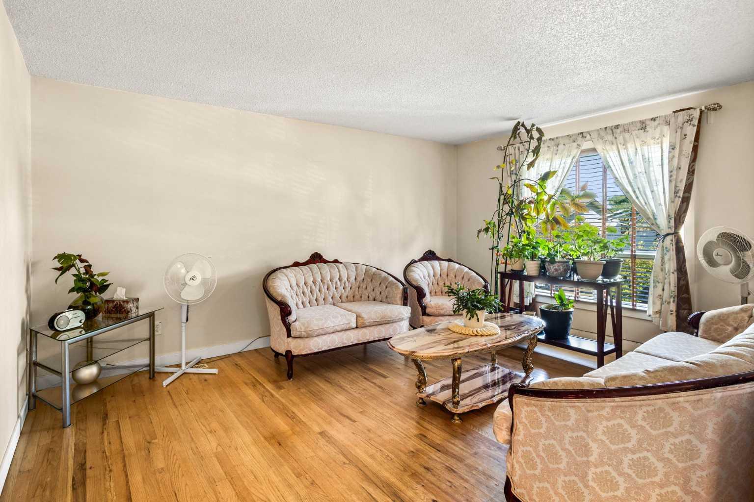 84 Fallswater Road NE