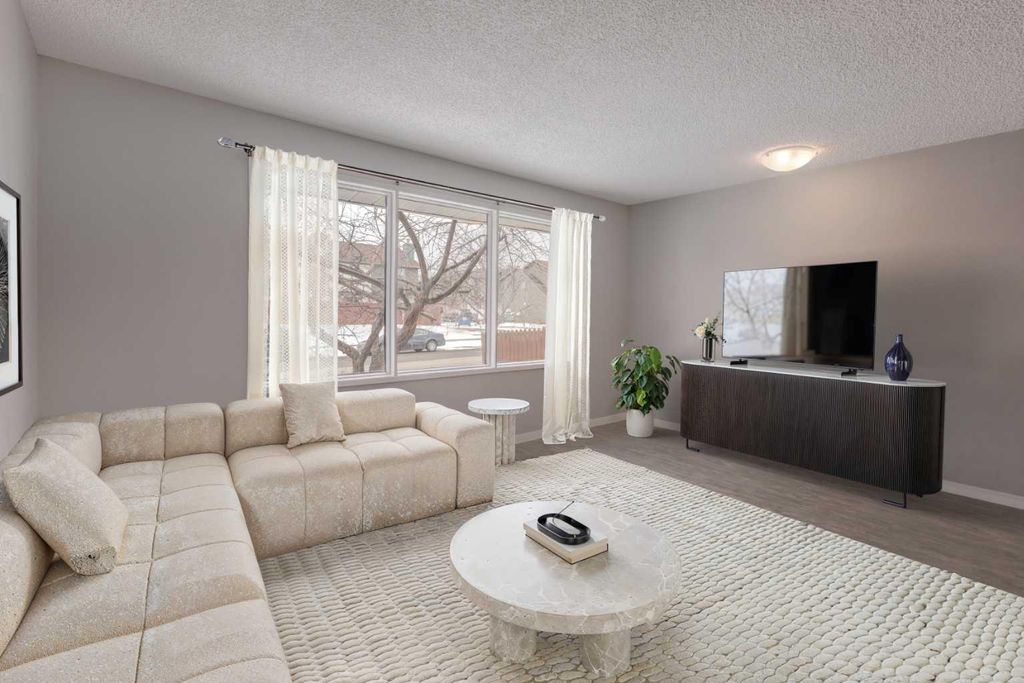 Photo of 2452 38 Street NE, Calgary, AB T2Z 3B5 (MLS # A2290940)