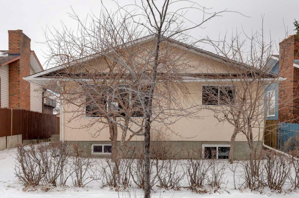 Photo of 2452 38 Street NE, Calgary, AB T2Z 3B5 (MLS # A2290940)