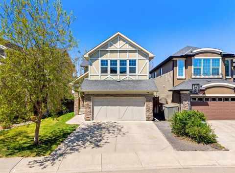 Photo of 16 Cranarch Grove SE, Calgary, AB T3M 0V5 (MLS # A2303995)