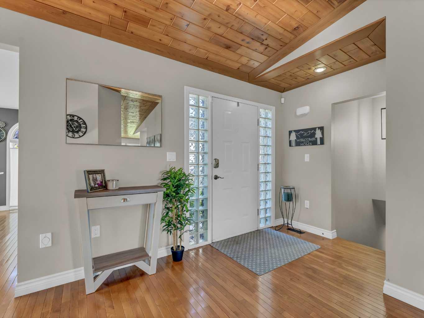 42 Cook Court SE