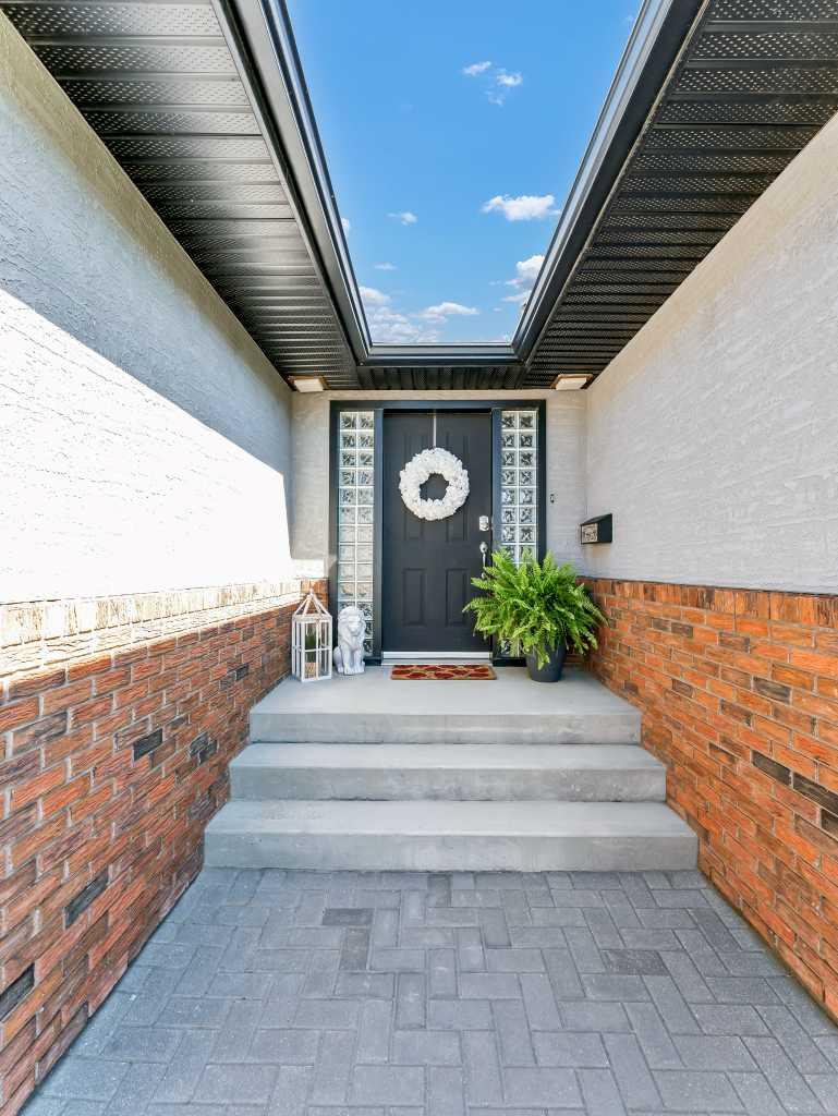 42 Cook Court SE
