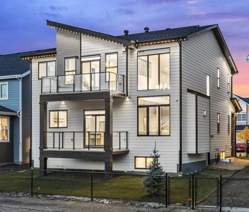 Photo of 112 South Shore View, Chestermere, AB T1X 2R9 (MLS # A2288538)