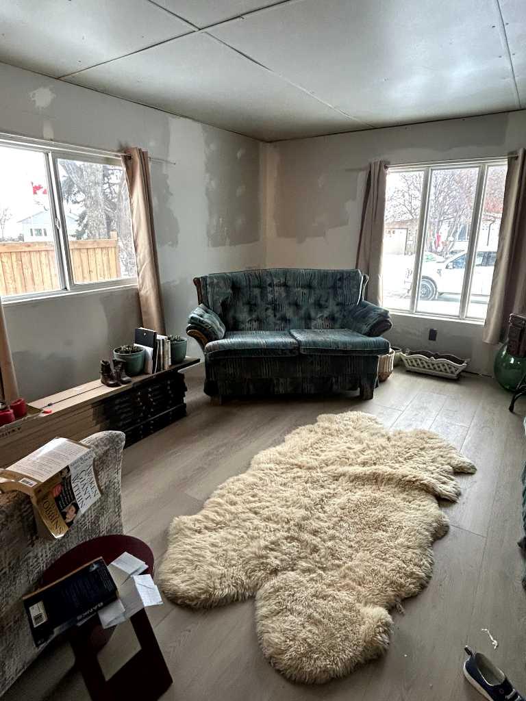 5050 43 A street Street