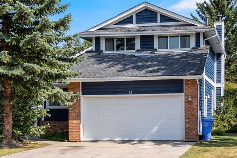 12 Deerbrook Bay SE Calgary AB T2J 5Z8